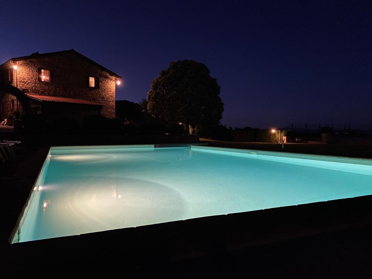 La Luna Di Mezzanotte Fratta Todina Bagian luar foto